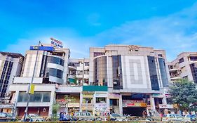 Fabhotel Skyland