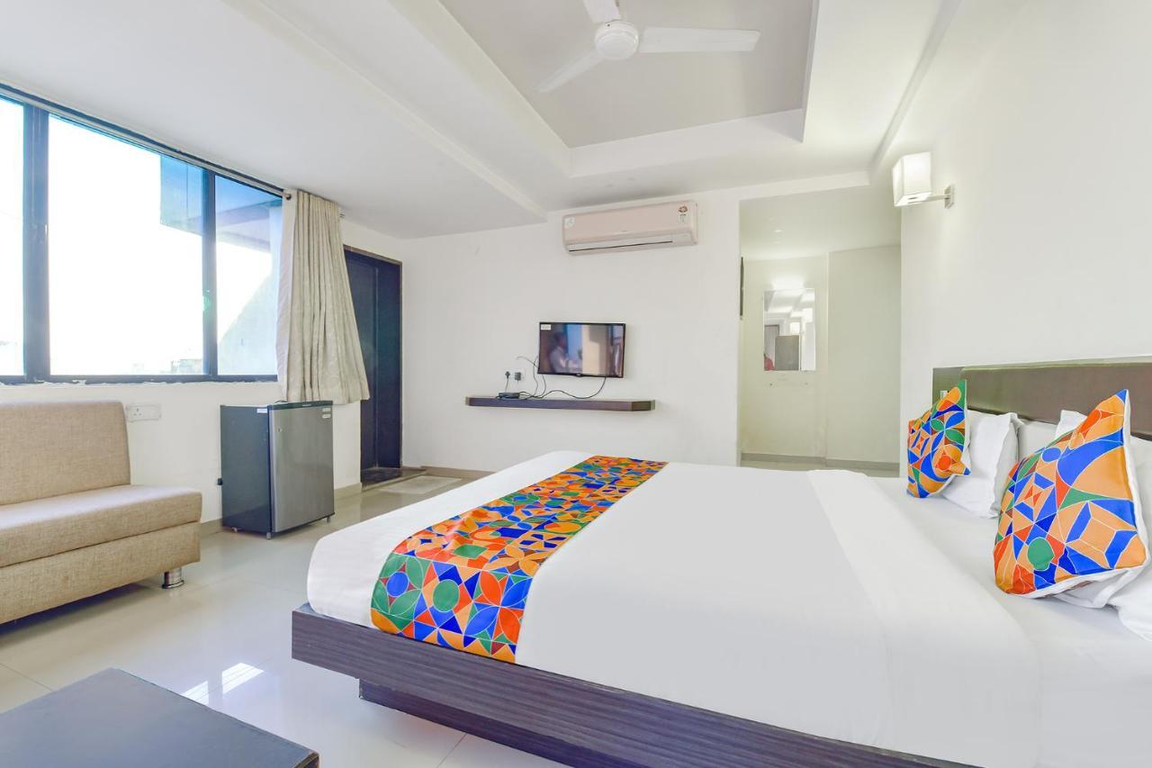 Fabhotel Skyland Ahmedabad Exterior photo