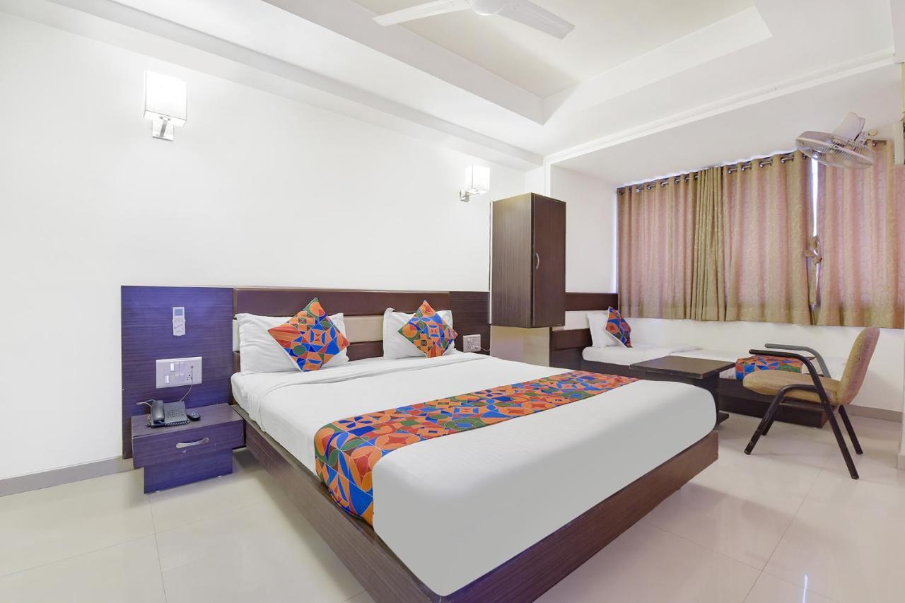Fabhotel Skyland Ahmedabad Exterior photo